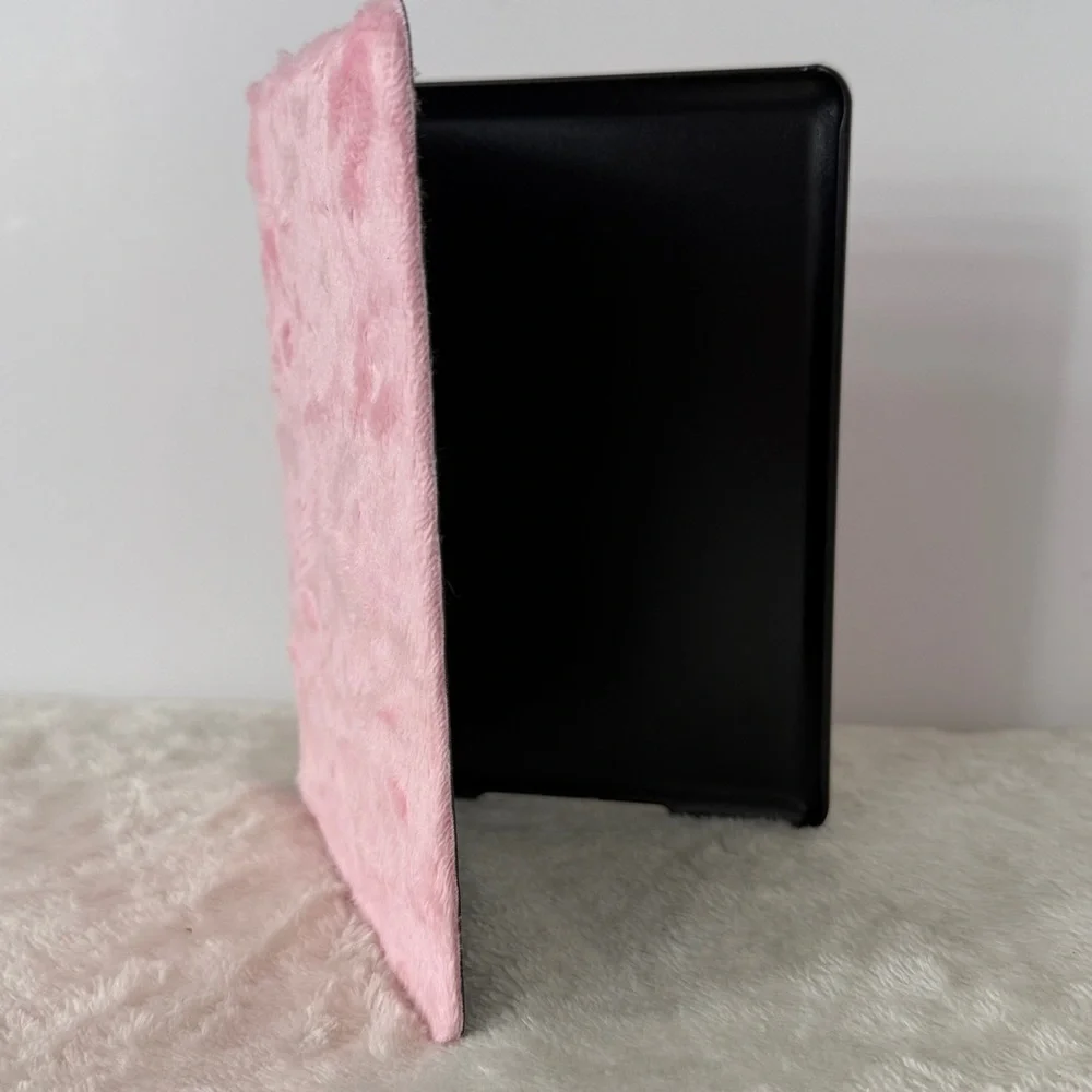 Kindle Paperwhite Pink Fuzzy Case Cover 11th Generation New in Package
